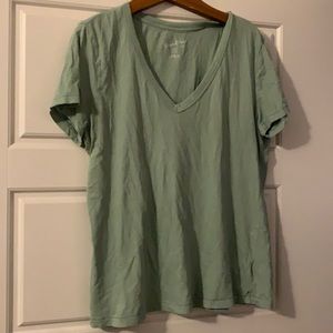 Universal Thread green tee. Size medium